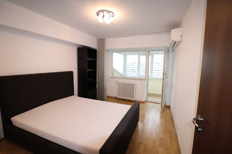 Sos Pantelimon 258, 4 camere 90 mp, etaj 9 /12, vedere superba